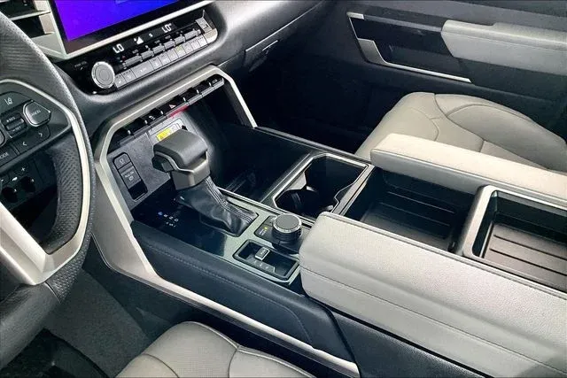 2026 Toyota Tundra Limited thumbnail 15