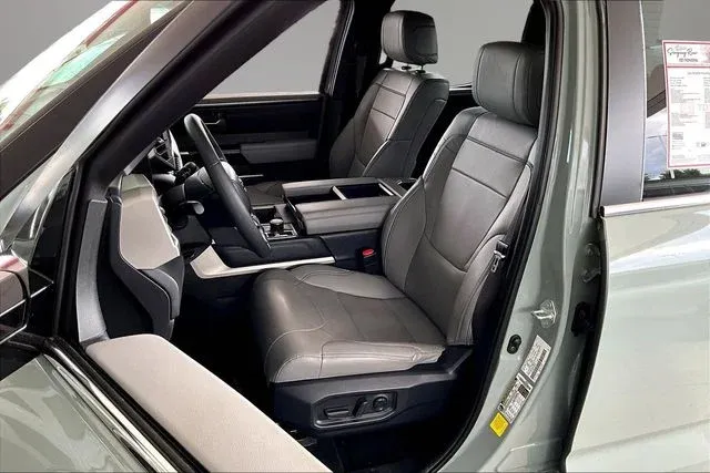 2026 Toyota Tundra Limited thumbnail 18