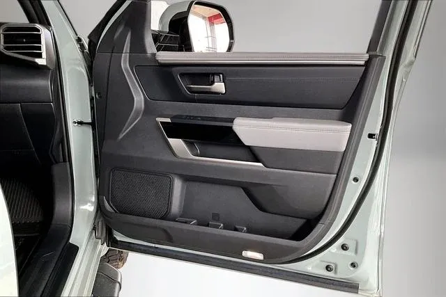 2026 Toyota Tundra Limited thumbnail 25