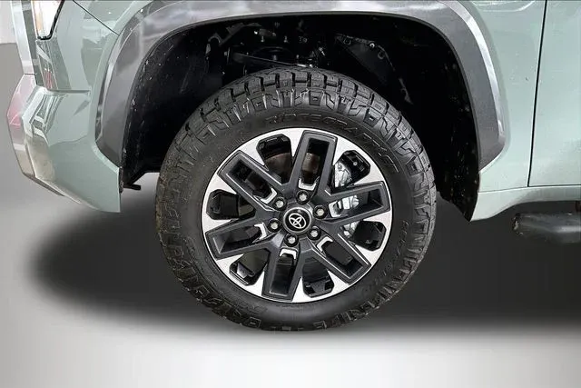 2026 Toyota Tundra Limited thumbnail 28