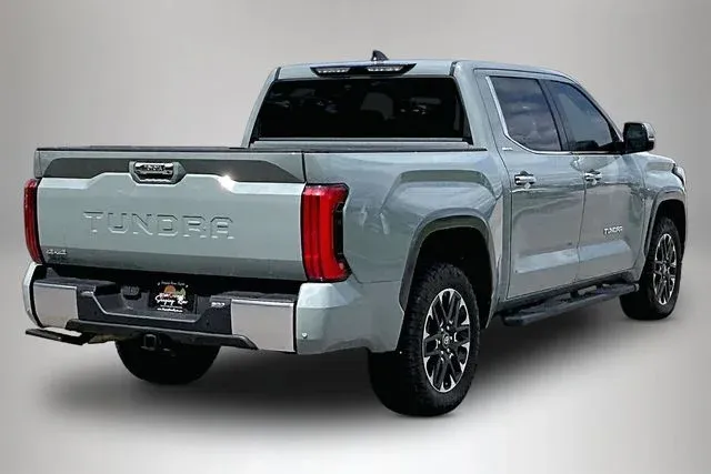 2026 Toyota Tundra Limited thumbnail 5