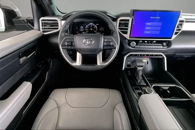 2026 Toyota Tundra Limited thumbnail 8