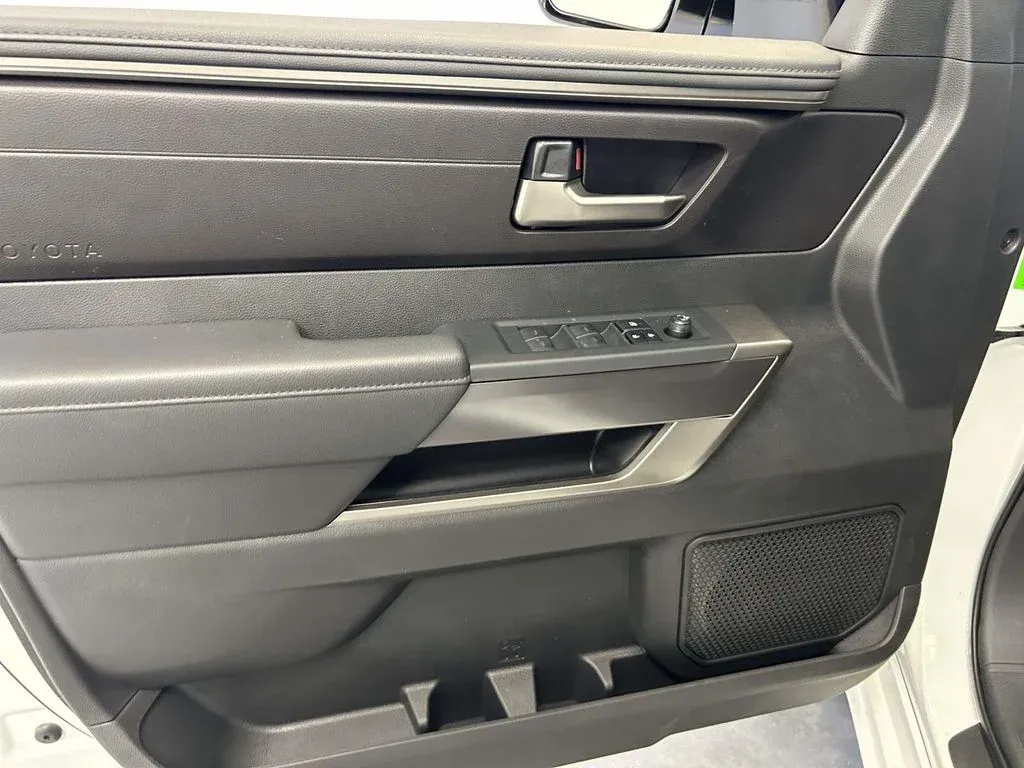 2026 Toyota Tundra SR5 thumbnail 18