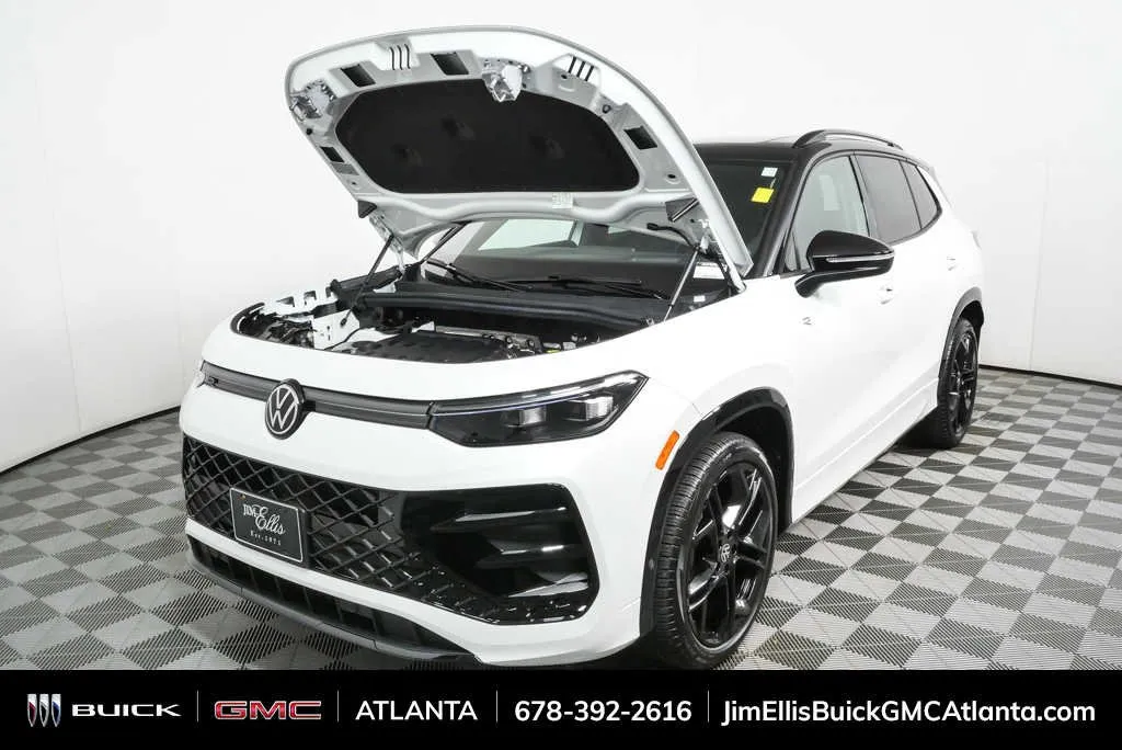 2026 Volkswagen Tiguan SE R-Line Black thumbnail 32