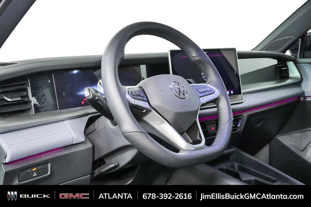 2026 Volkswagen Tiguan SE R-Line Black thumbnail 4