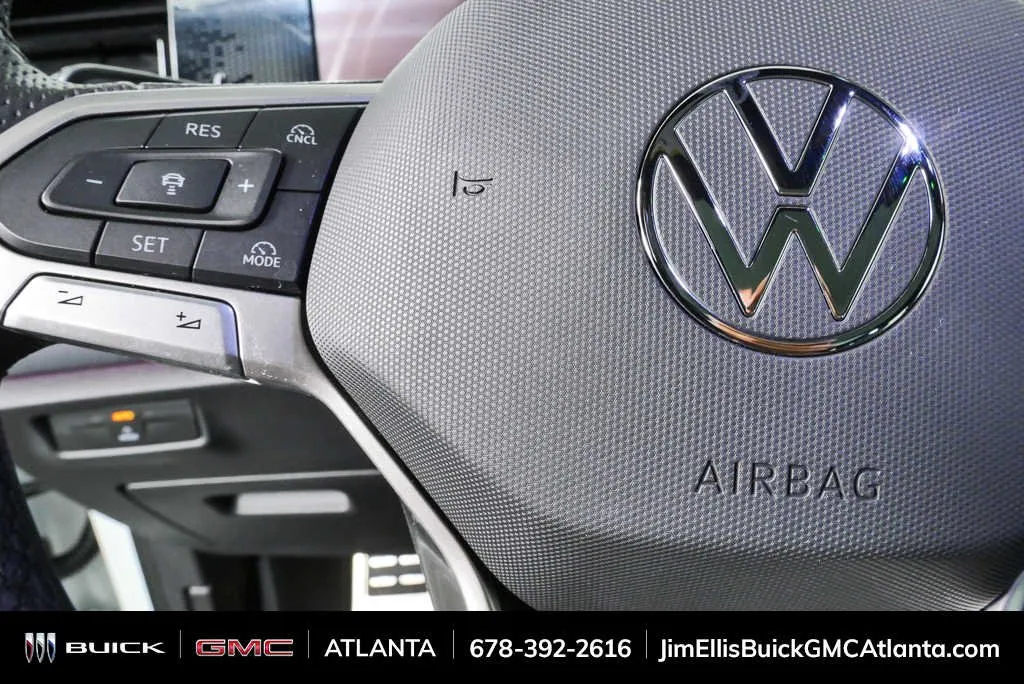 2026 Volkswagen Tiguan SE R-Line Black thumbnail 8