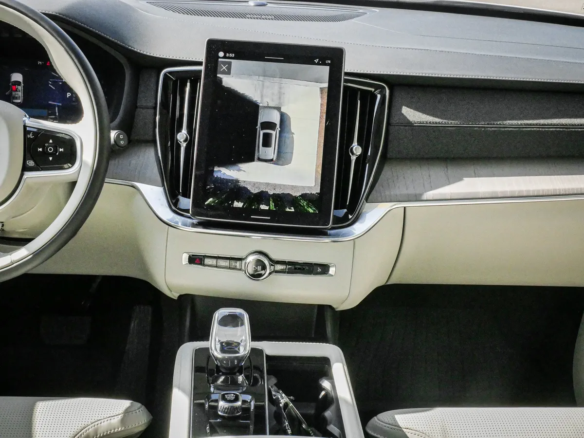2026 Volvo XC90 Ultra Dark Theme thumbnail 29