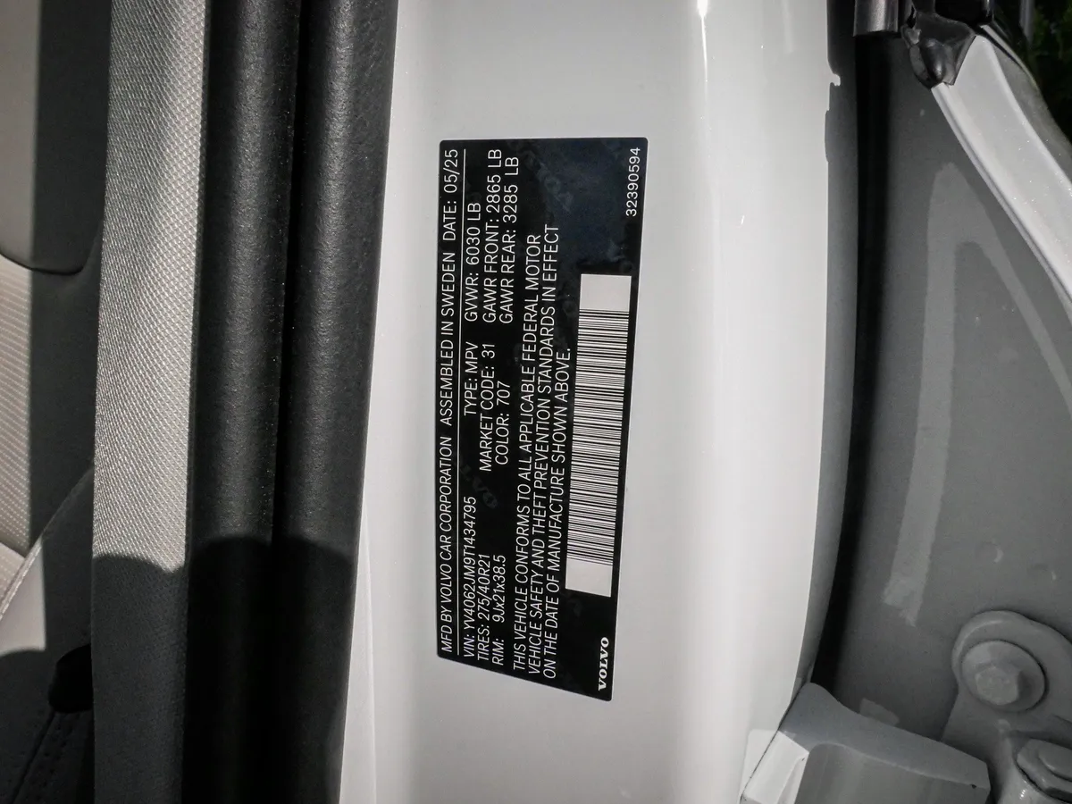2026 Volvo XC90 Ultra Dark Theme thumbnail 35