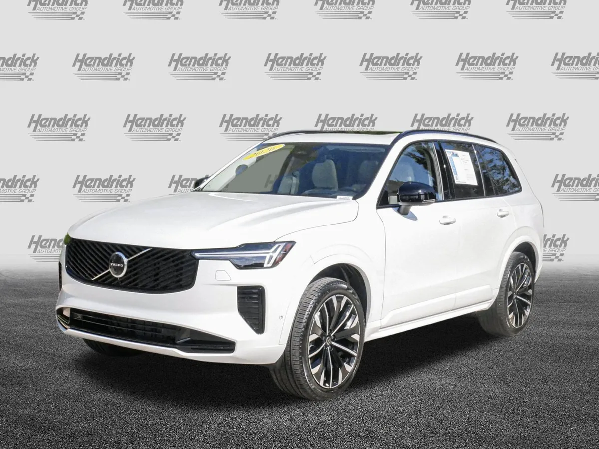2026 Volvo XC90 Ultra Dark Theme thumbnail 4