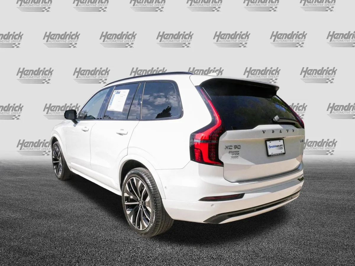 2026 Volvo XC90 Ultra Dark Theme thumbnail 7