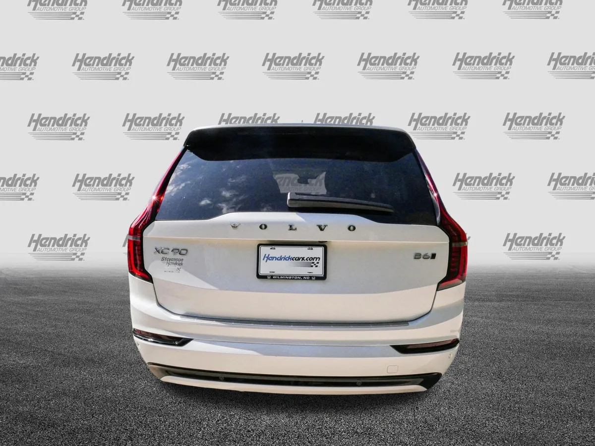2026 Volvo XC90 Ultra Dark Theme thumbnail 8